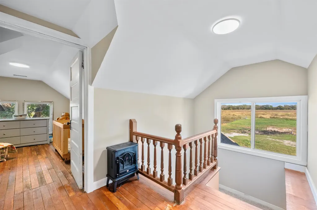 5202 N Willow Lake Burrton KS 67020