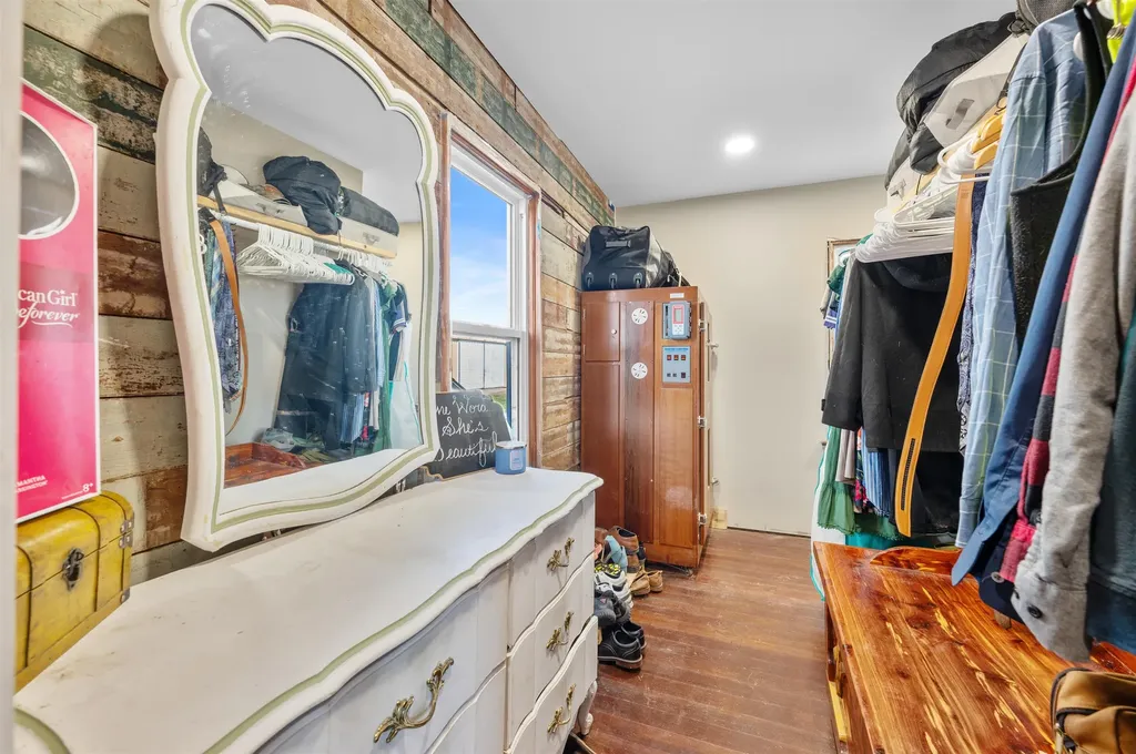 5202 N Willow Lake Burrton KS 67020