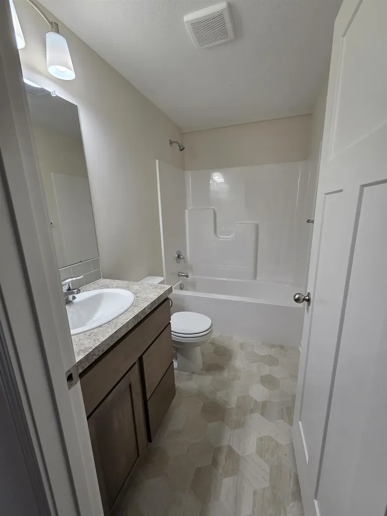 215 Summer Drive Newton KS 67114