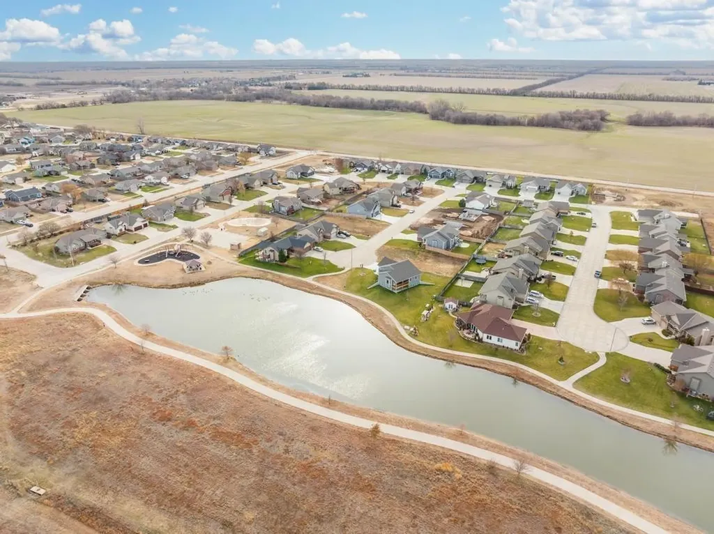 215 Summer Drive Newton KS 67114