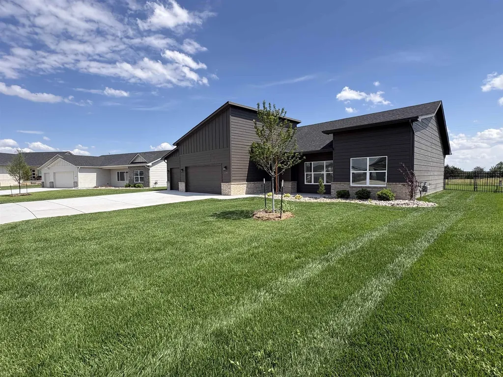1149 Trek Circle Goddard KS 67052