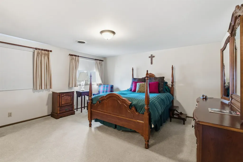 1559 N Woodlawn Wichita KS 67208