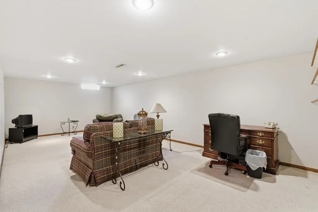 1559 N Woodlawn Wichita KS 67208