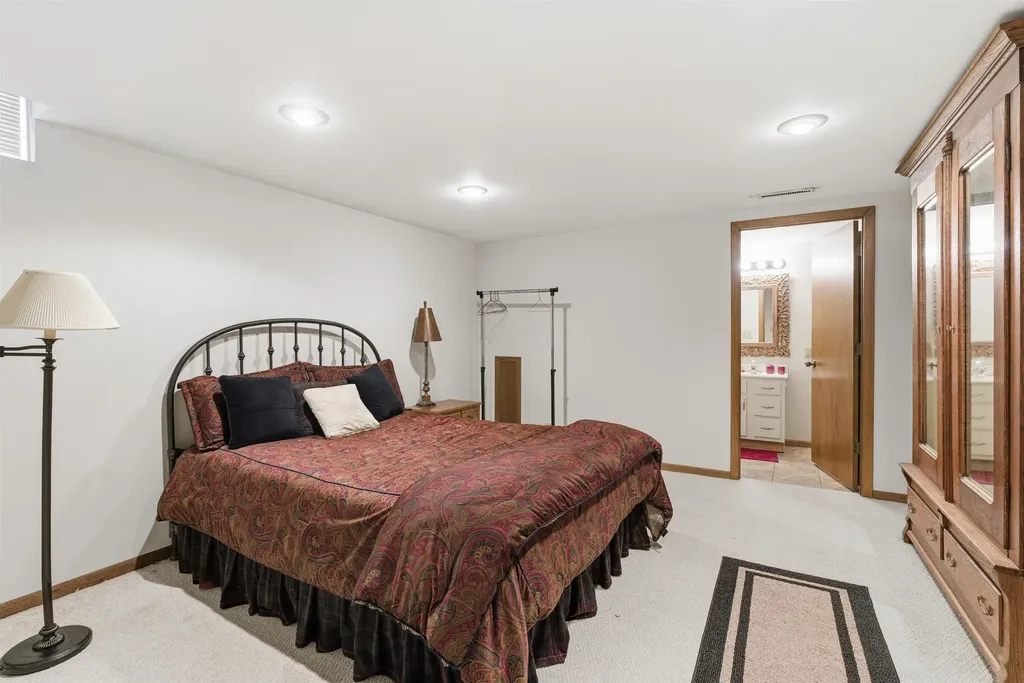 1559 N Woodlawn Wichita KS 67208