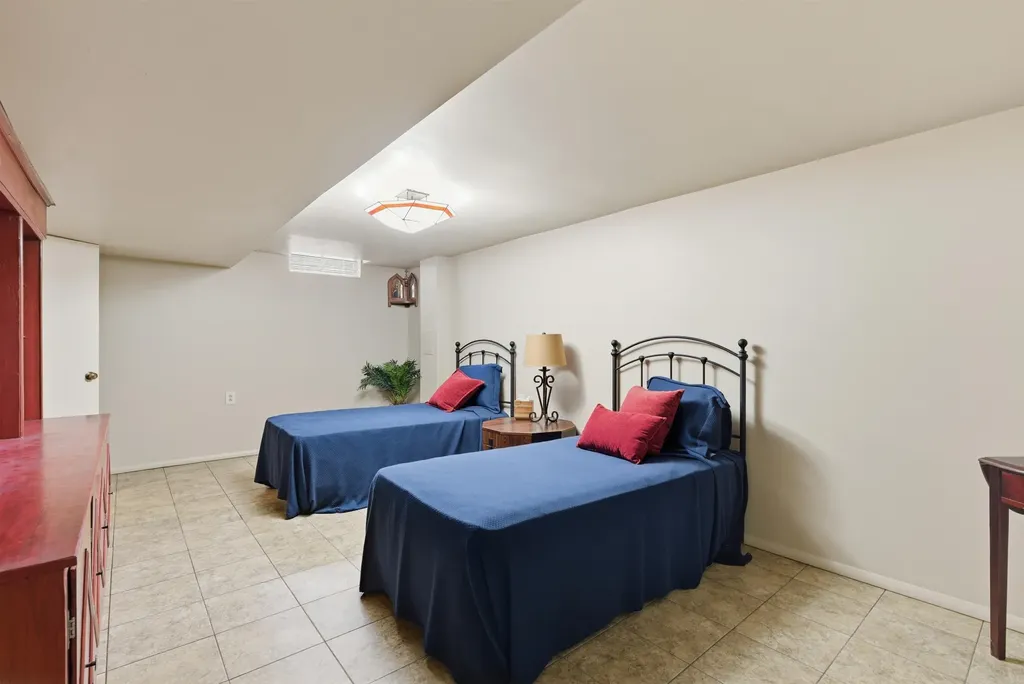 1559 N Woodlawn Wichita KS 67208