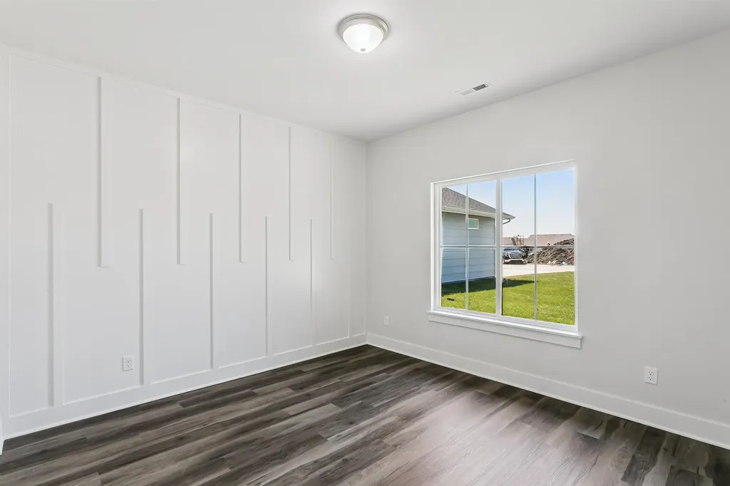 8968 E Forbes Circle Bel Aire KS 67226