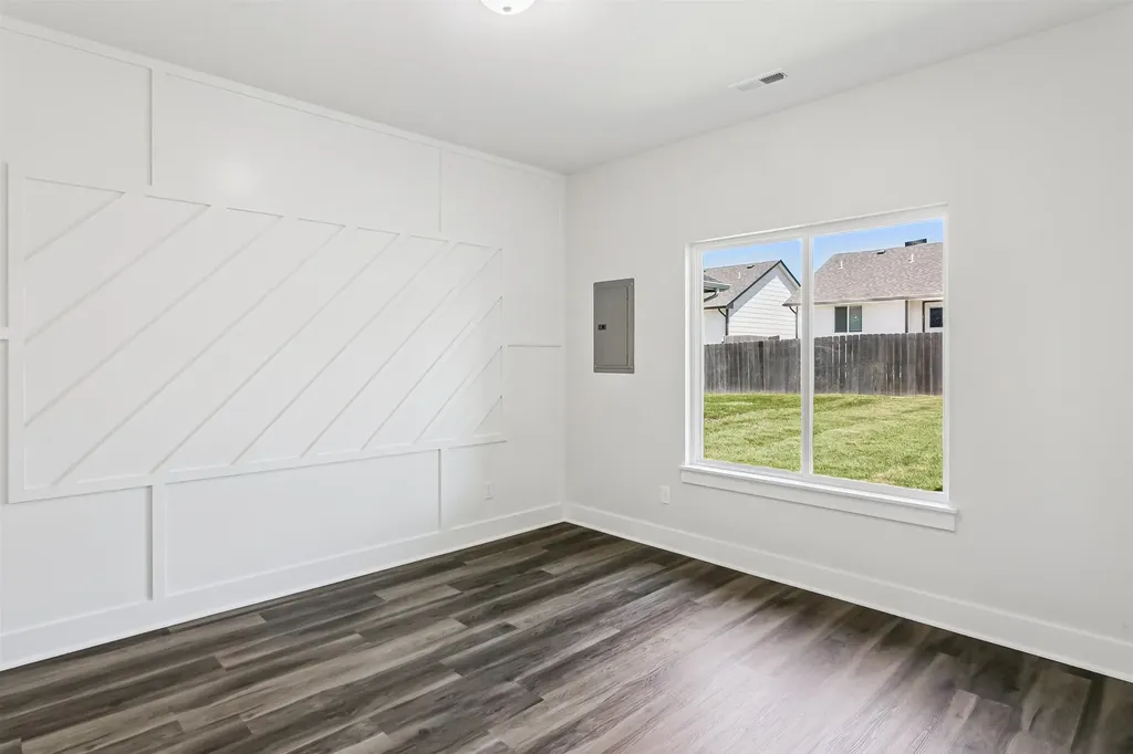 8968 E Forbes Circle Bel Aire KS 67226