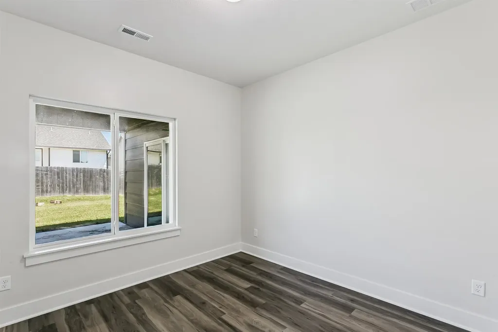 8968 E Forbes Circle Bel Aire KS 67226