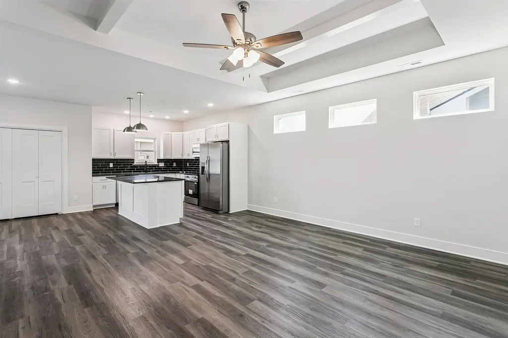 8968 E Forbes Circle Bel Aire KS 67226