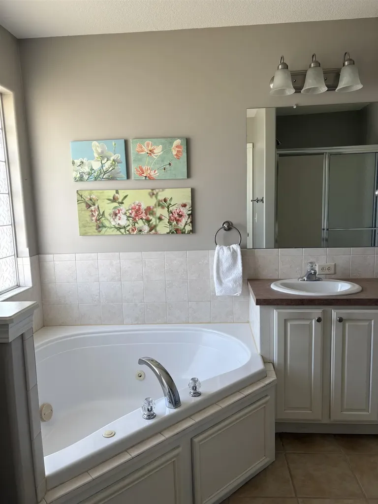 1625 E Woodbrook Lane Derby KS 67037