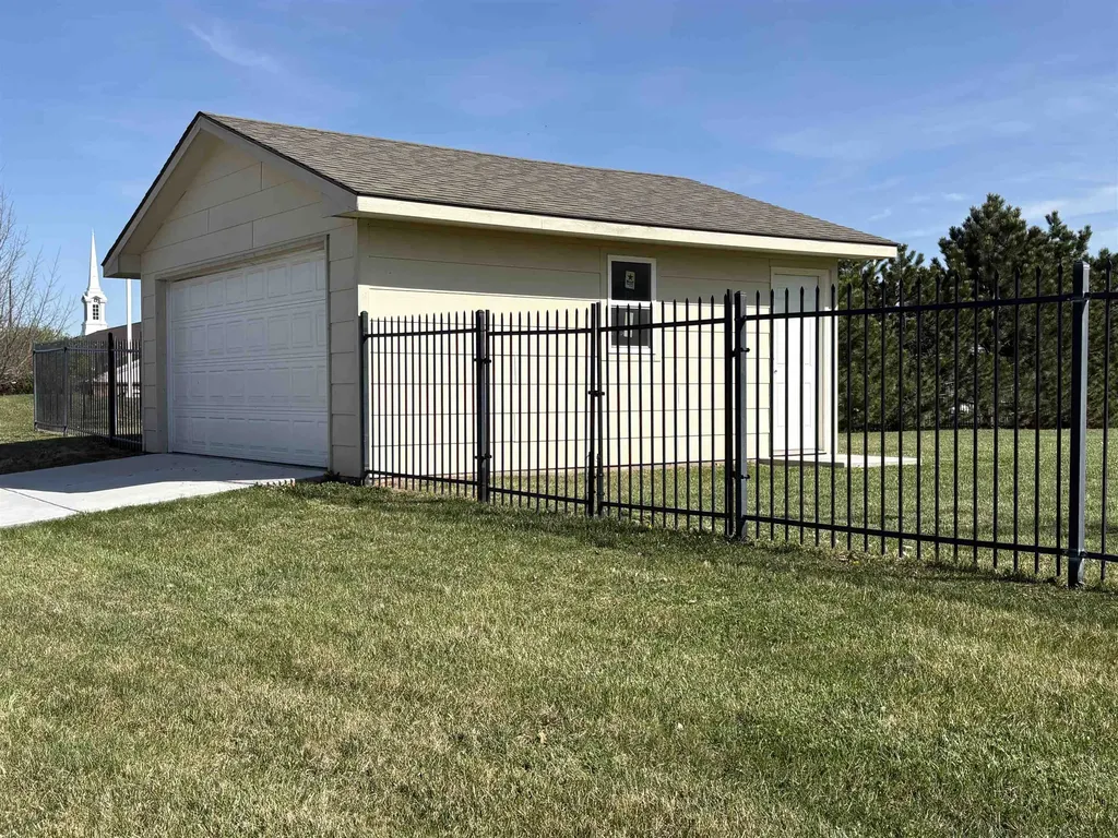 1625 E Woodbrook Lane Derby KS 67037
