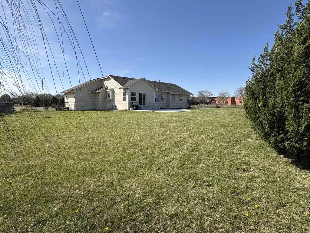 1625 E Woodbrook Lane Derby KS 67037