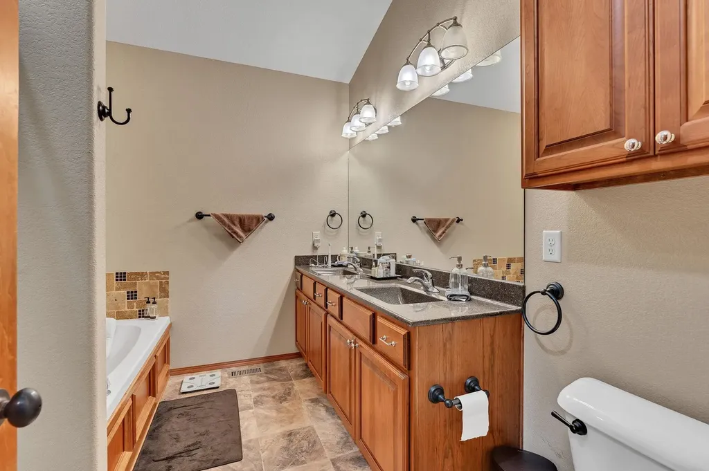 2723 E Fairchild Court Park City KS 67219