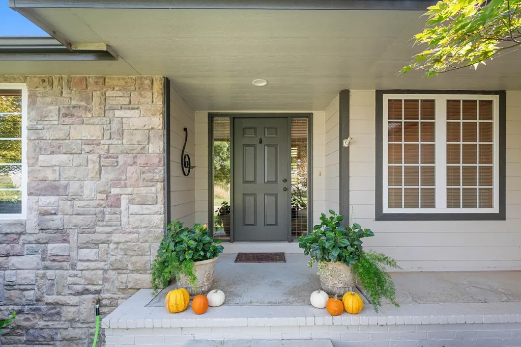 1038 N Bristol Street Wichita KS 67206
