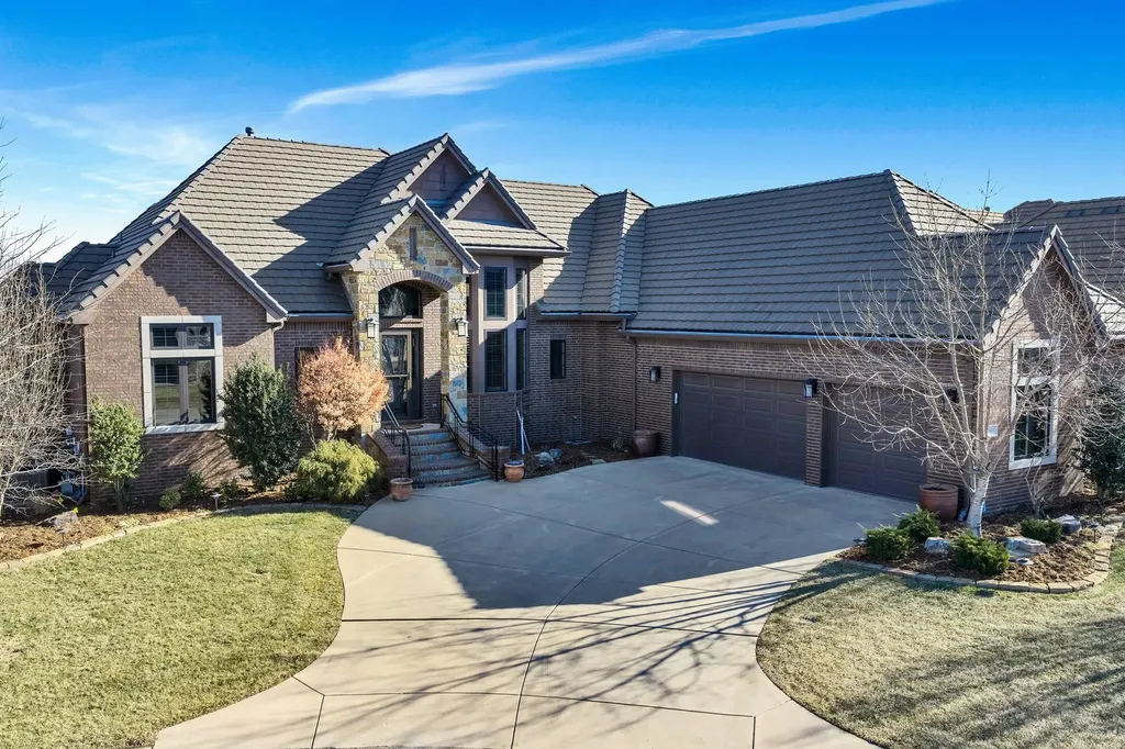 10635 E Glengate Circle Wichita KS 67206