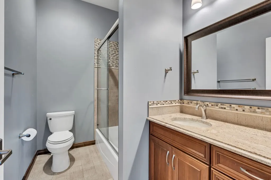 10635 E Glengate Circle Wichita KS 67206