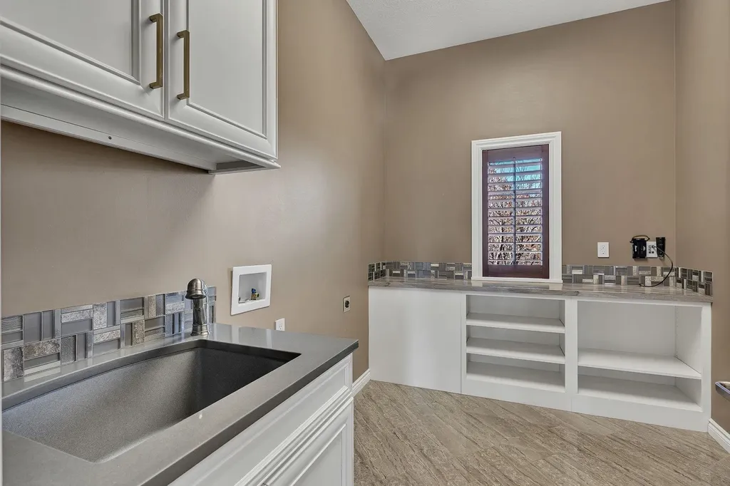 10635 E Glengate Circle Wichita KS 67206