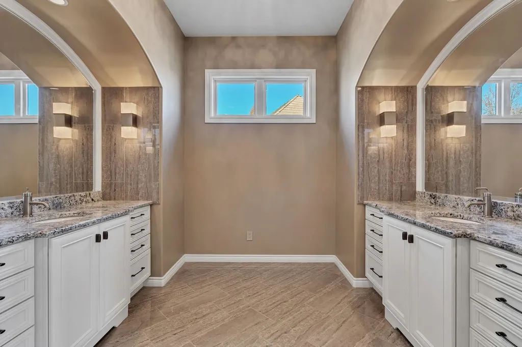 10635 E Glengate Circle Wichita KS 67206