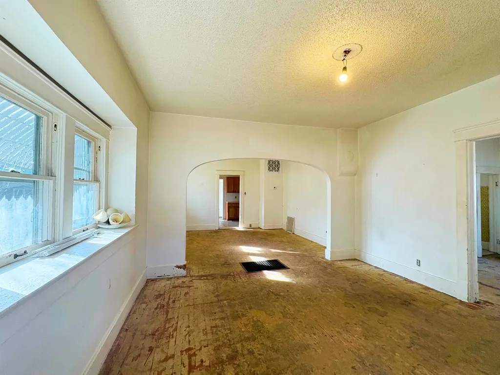 811 S D Street Arkansas City KS 67005
