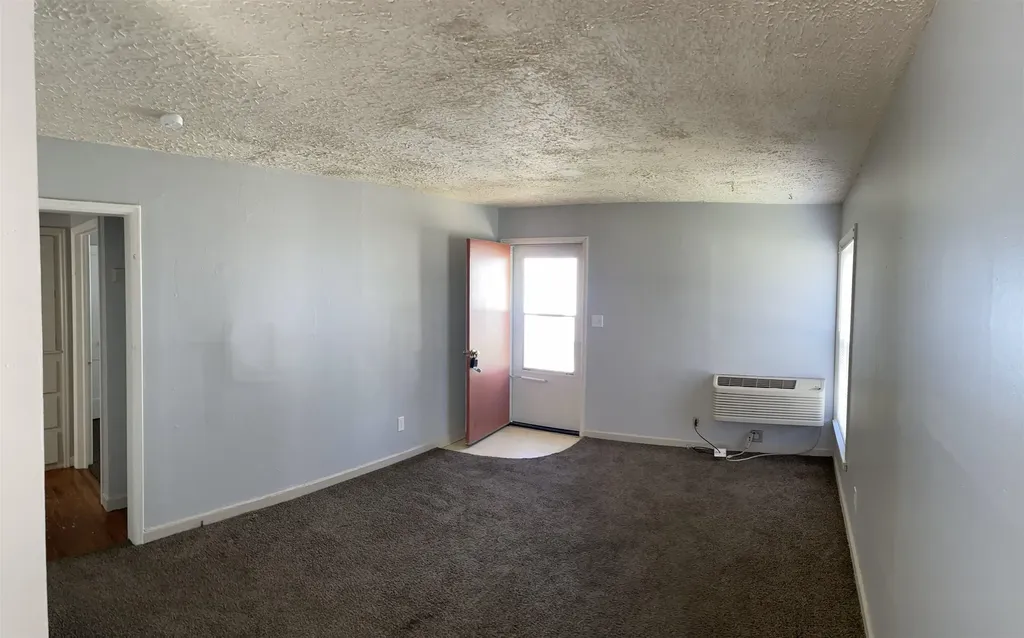 1703 S Glenn Wichita KS 67213