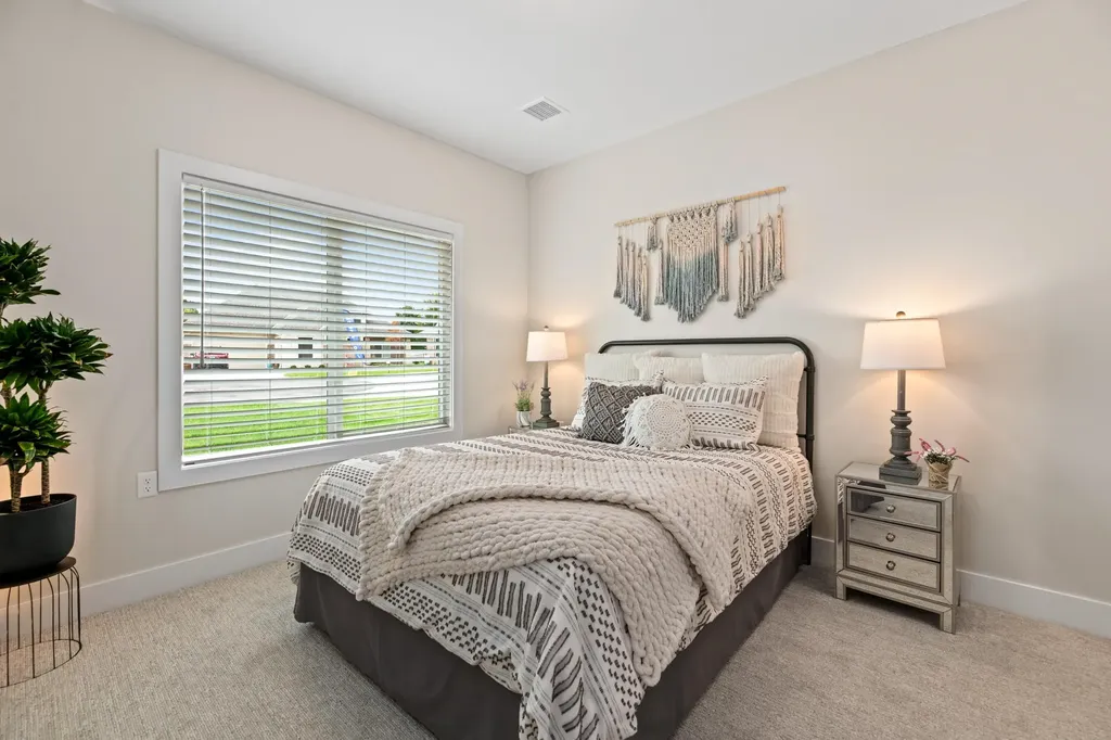 810 N Thornton Court Wichita KS 67235