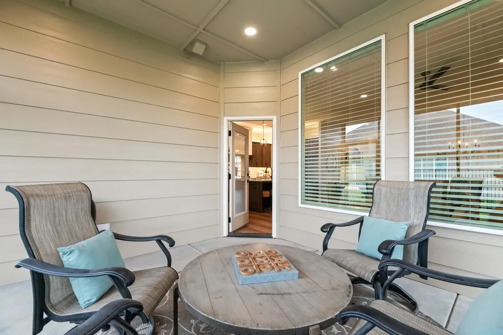 810 N Thornton Court Wichita KS 67235