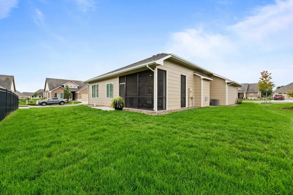 810 N Thornton Court Wichita KS 67235