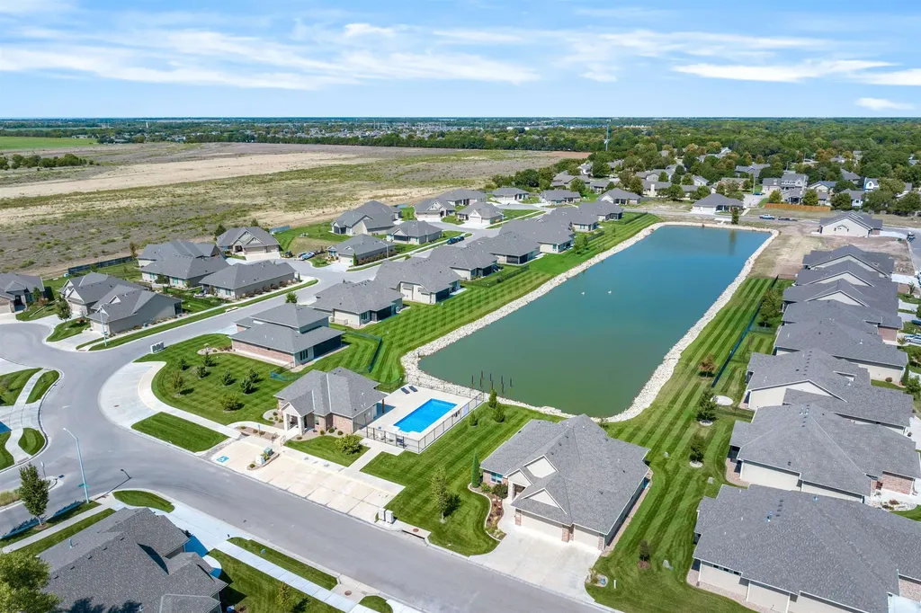 810 N Thornton Court Wichita KS 67235