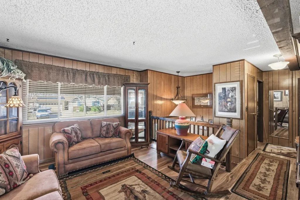 3054 S Gordon Avenue Wichita KS 67217