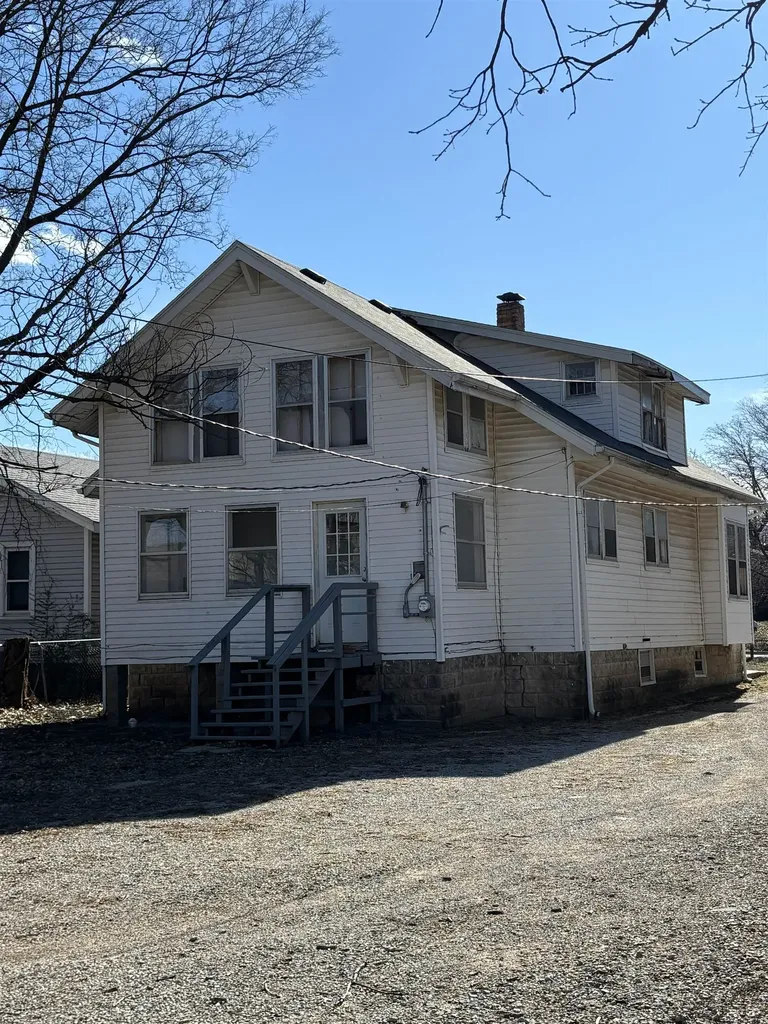 519 E Harvey Avenue Wellington KS 67152