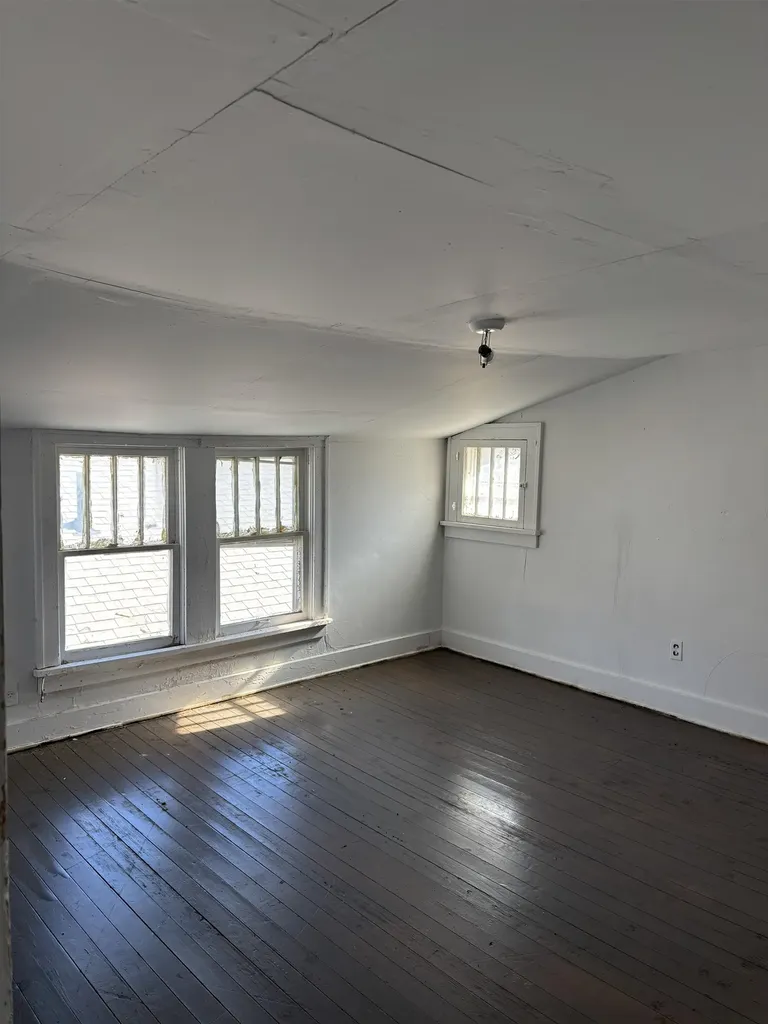 519 E Harvey Avenue Wellington KS 67152