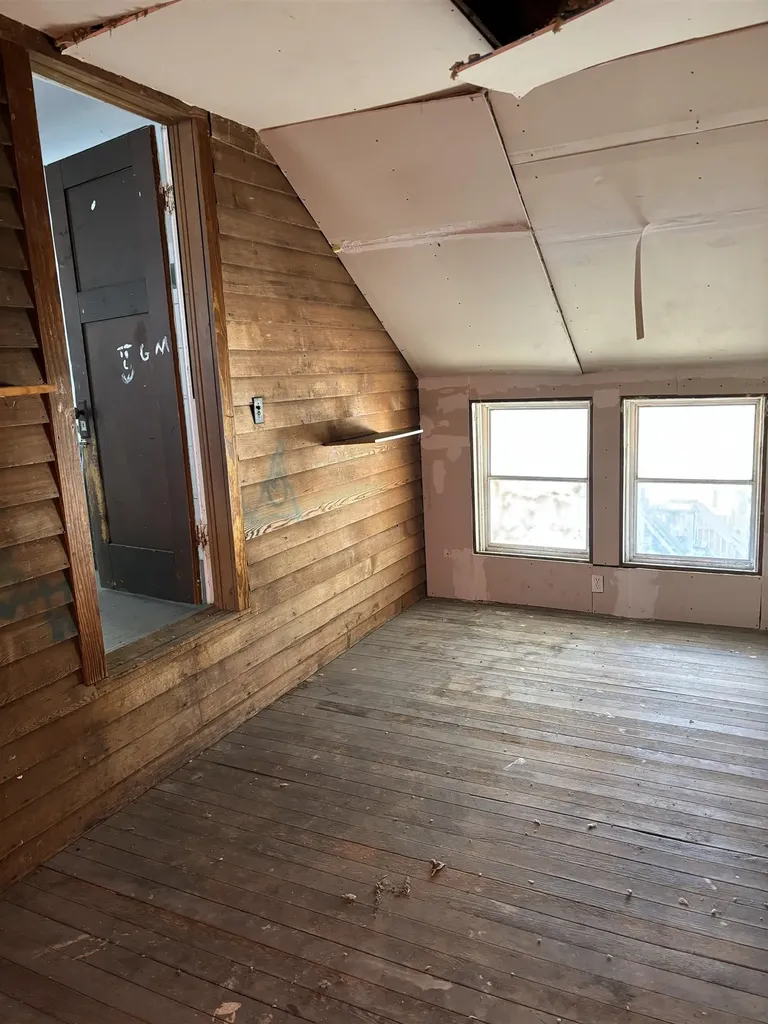 519 E Harvey Avenue Wellington KS 67152