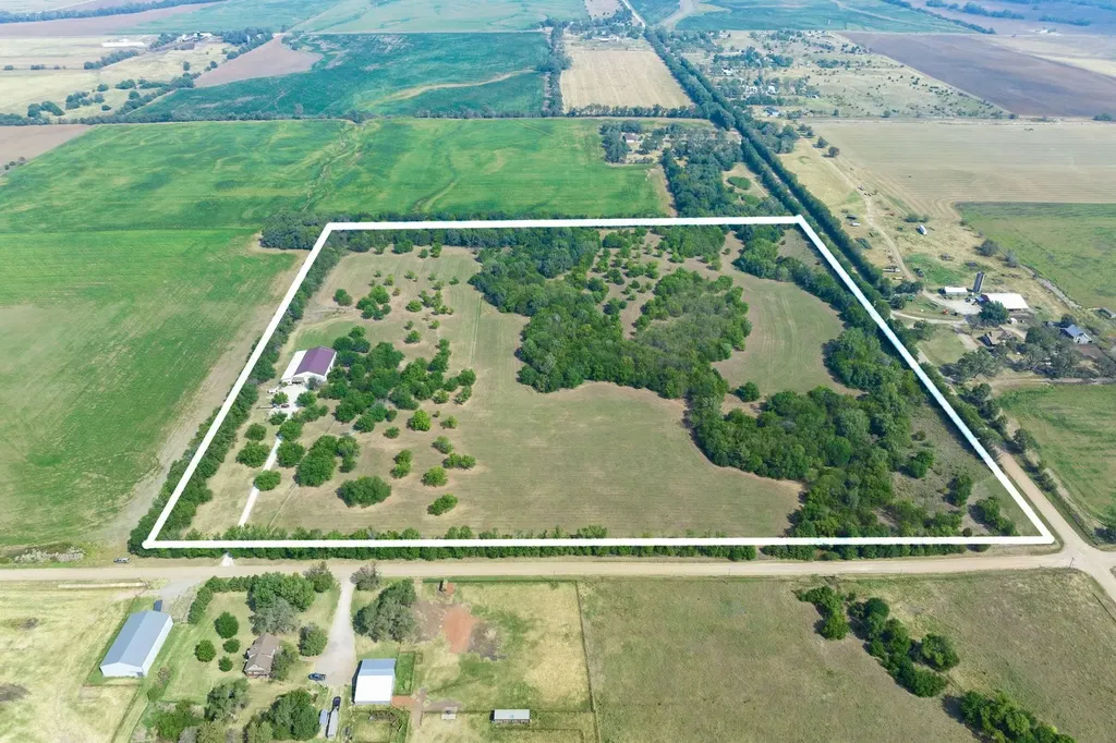 21950 W 79th Street S Viola KS 67149