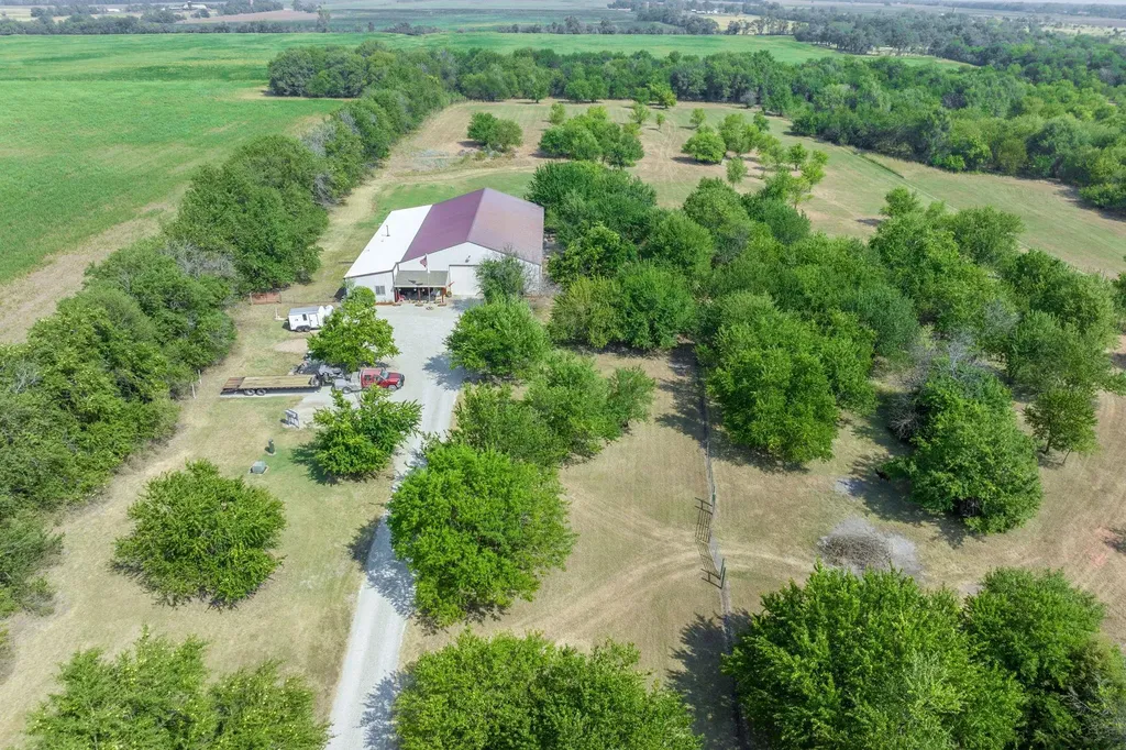 21950 W 79th Street S Viola KS 67149