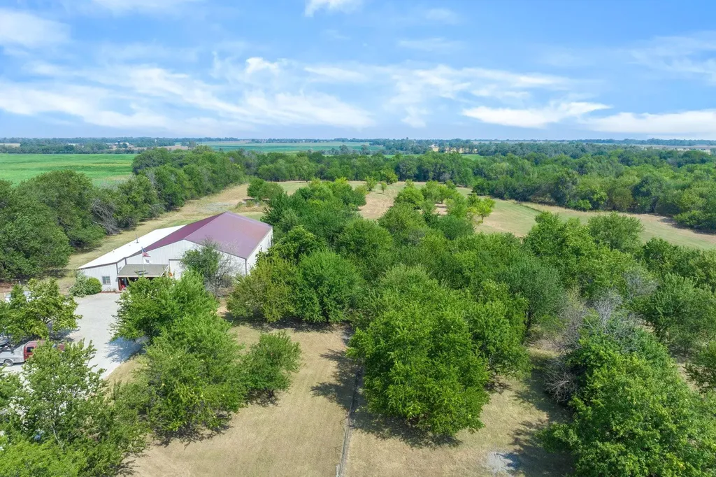 21950 W 79th Street S Viola KS 67149