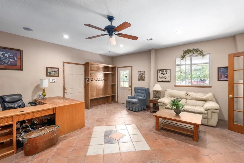 21950 W 79th Street S Viola KS 67149