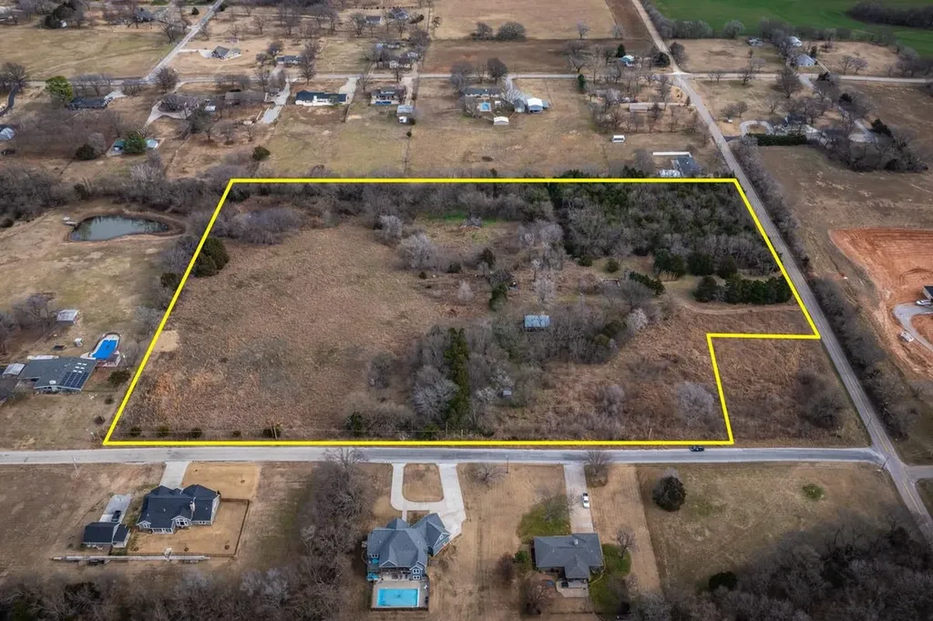2216 E Chestnut Avenue Arkansas City KS 67005