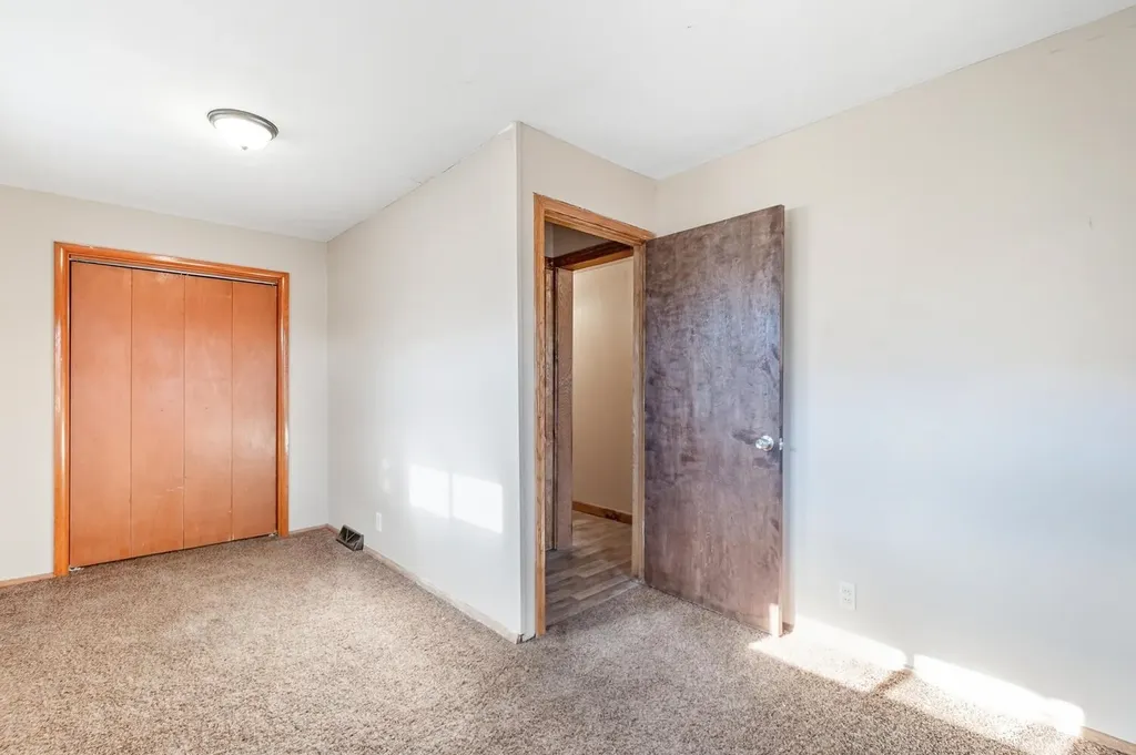 131 S Prospect Avenue Clearwater KS 67026-2601