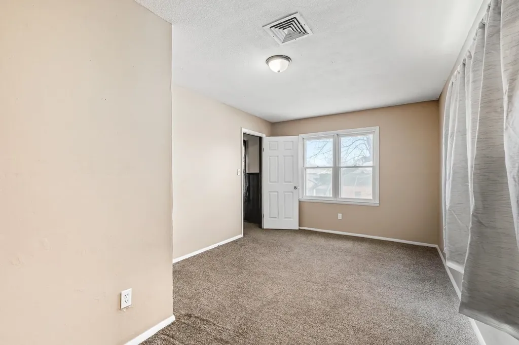 131 S Prospect Avenue Clearwater KS 67026-2601