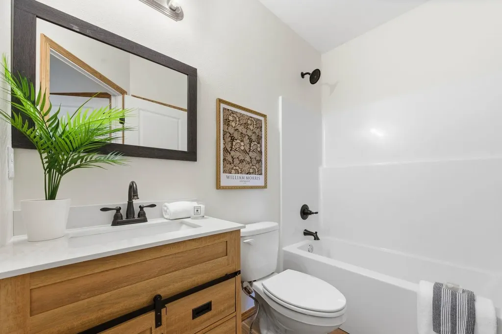 1727 N Main Street Rose Hill KS 67133