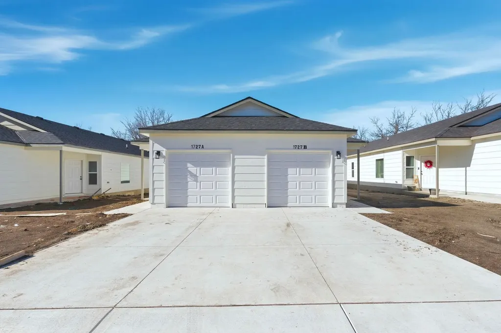 1727 N Main Street Rose Hill KS 67133