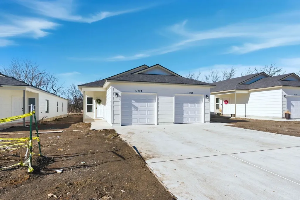 1727 N Main Street Rose Hill KS 67133