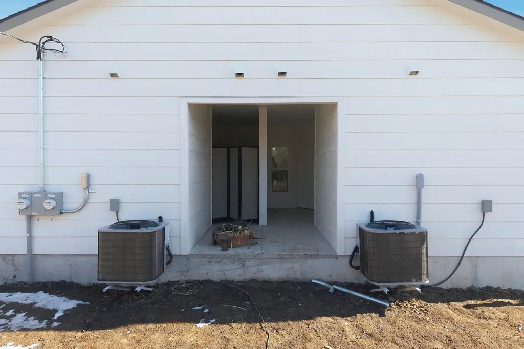 1727 N Main Street Rose Hill KS 67133