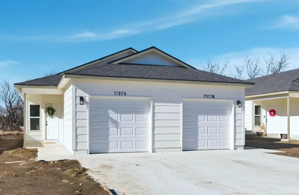 1727 N Main Street Rose Hill KS 67133