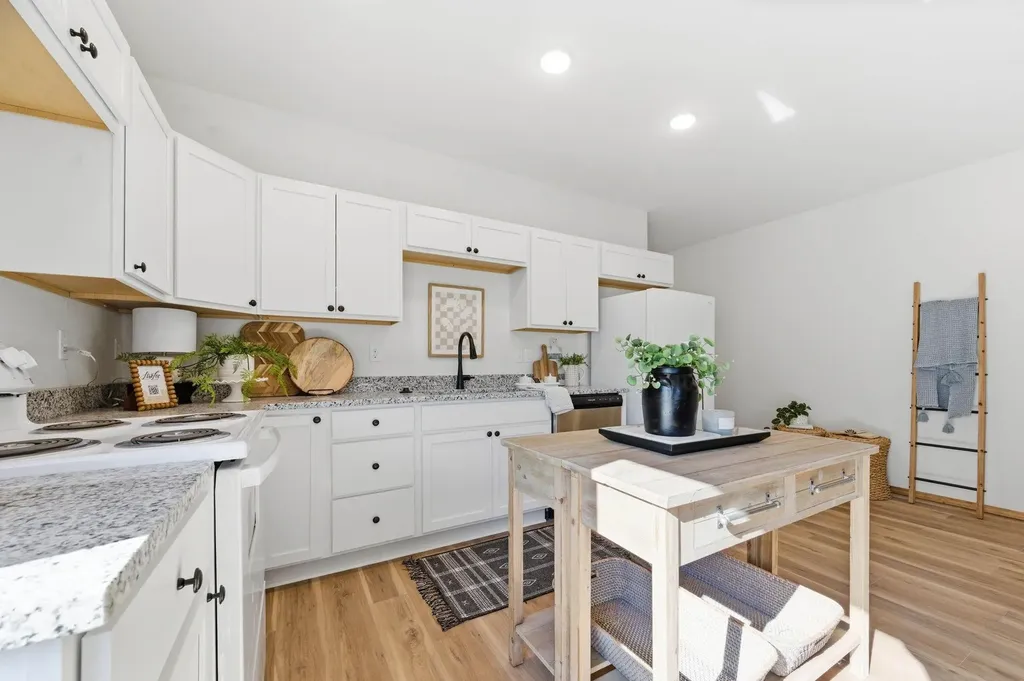 1727 N Main Street Rose Hill KS 67133