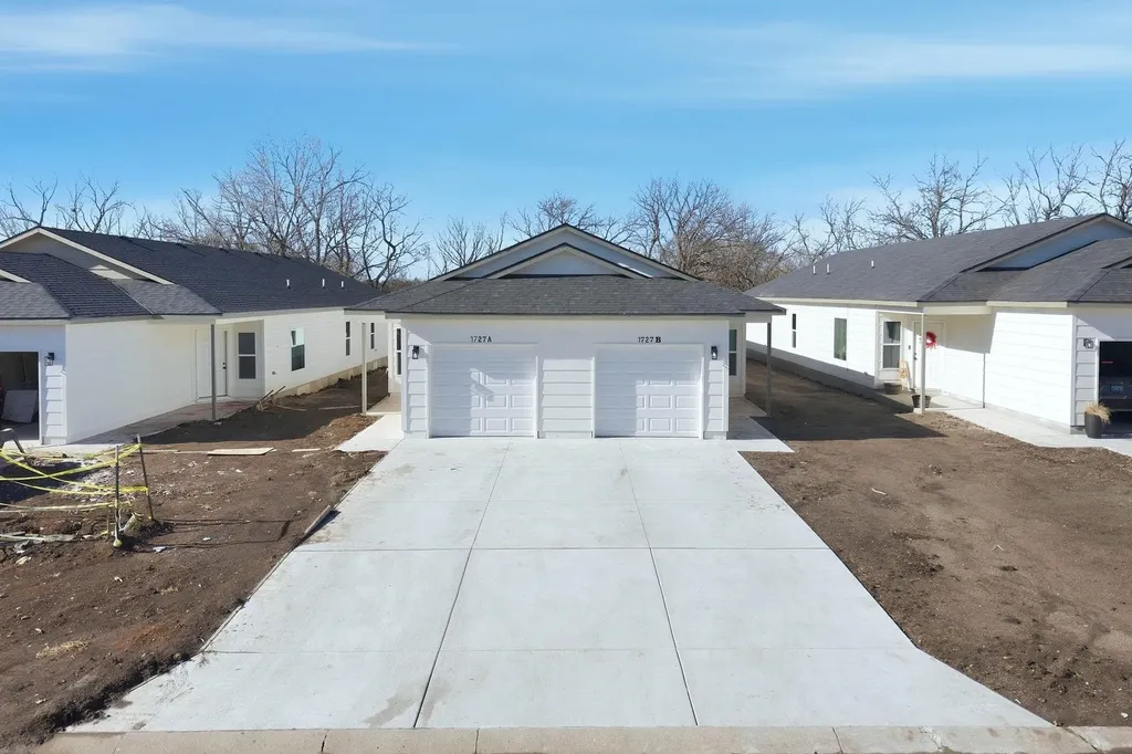 1727 N Main Street Rose Hill KS 67133