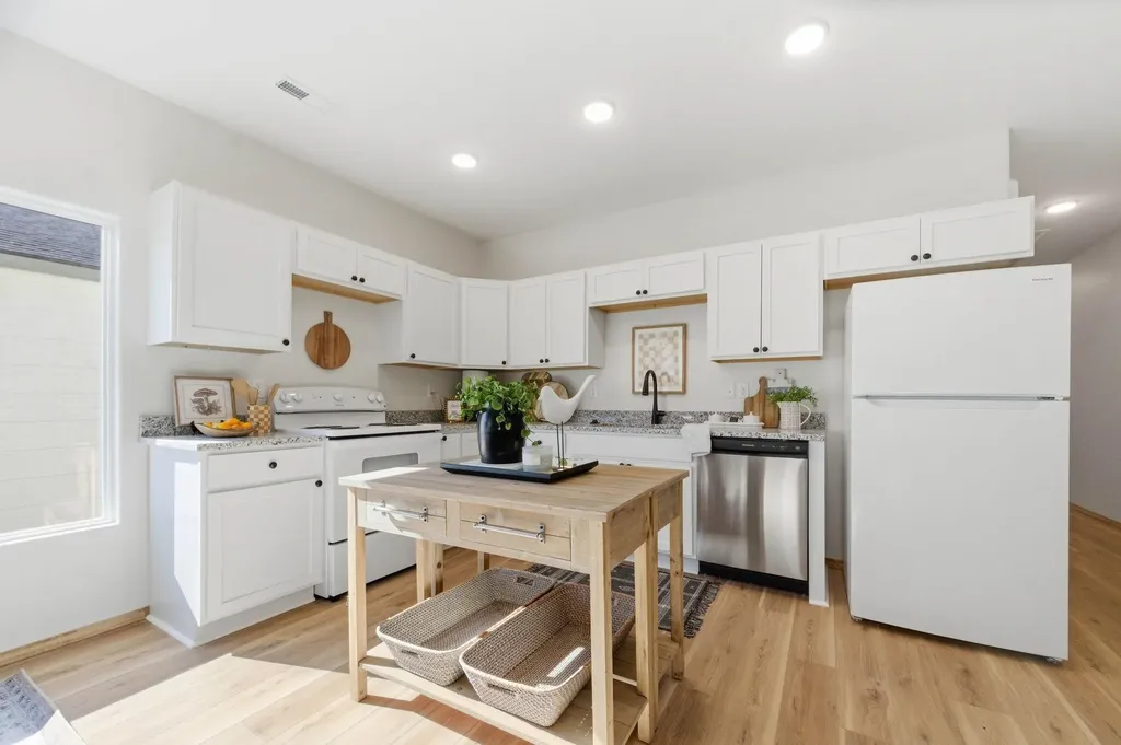 1725 N Main Street Rose Hill KS 67133