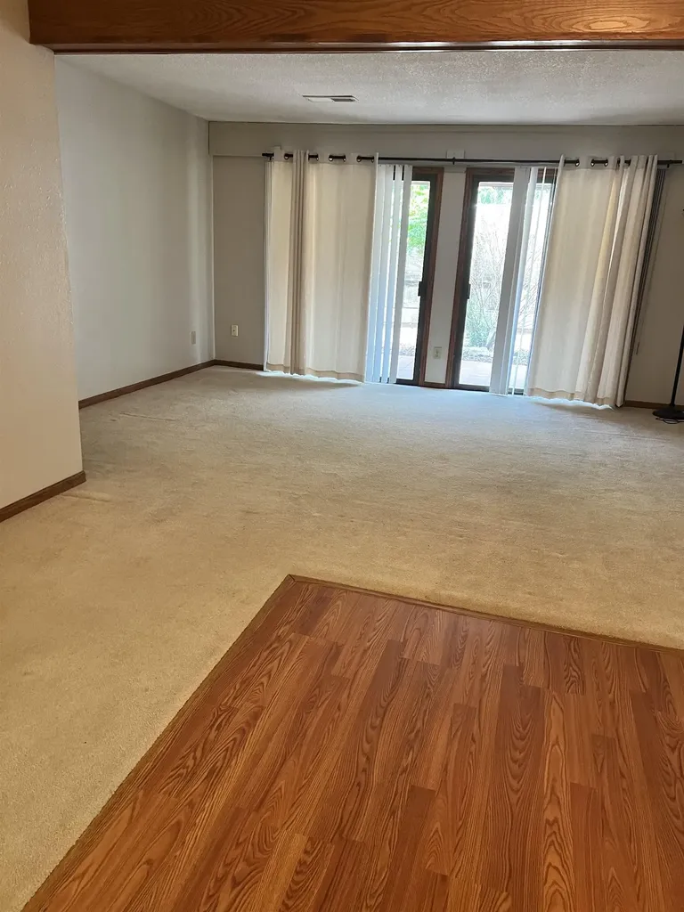 1500 E 10th Avenue Winfield KS 67156