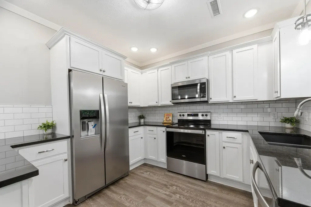 331 N 127th Street E Wichita KS 67206