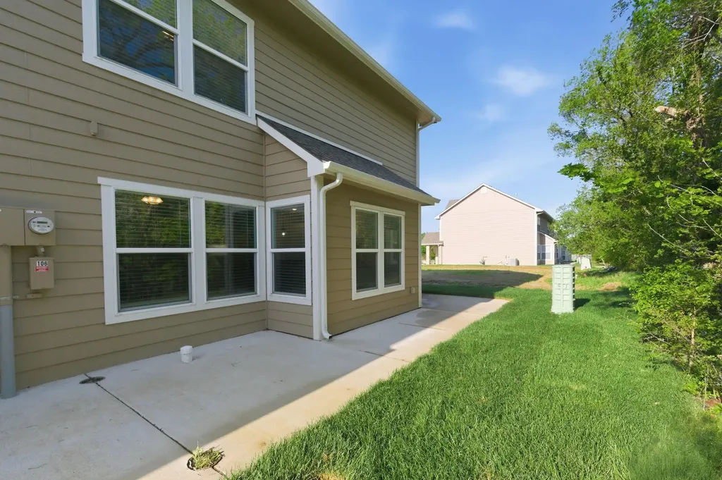 331 N 127th Street E Wichita KS 67206
